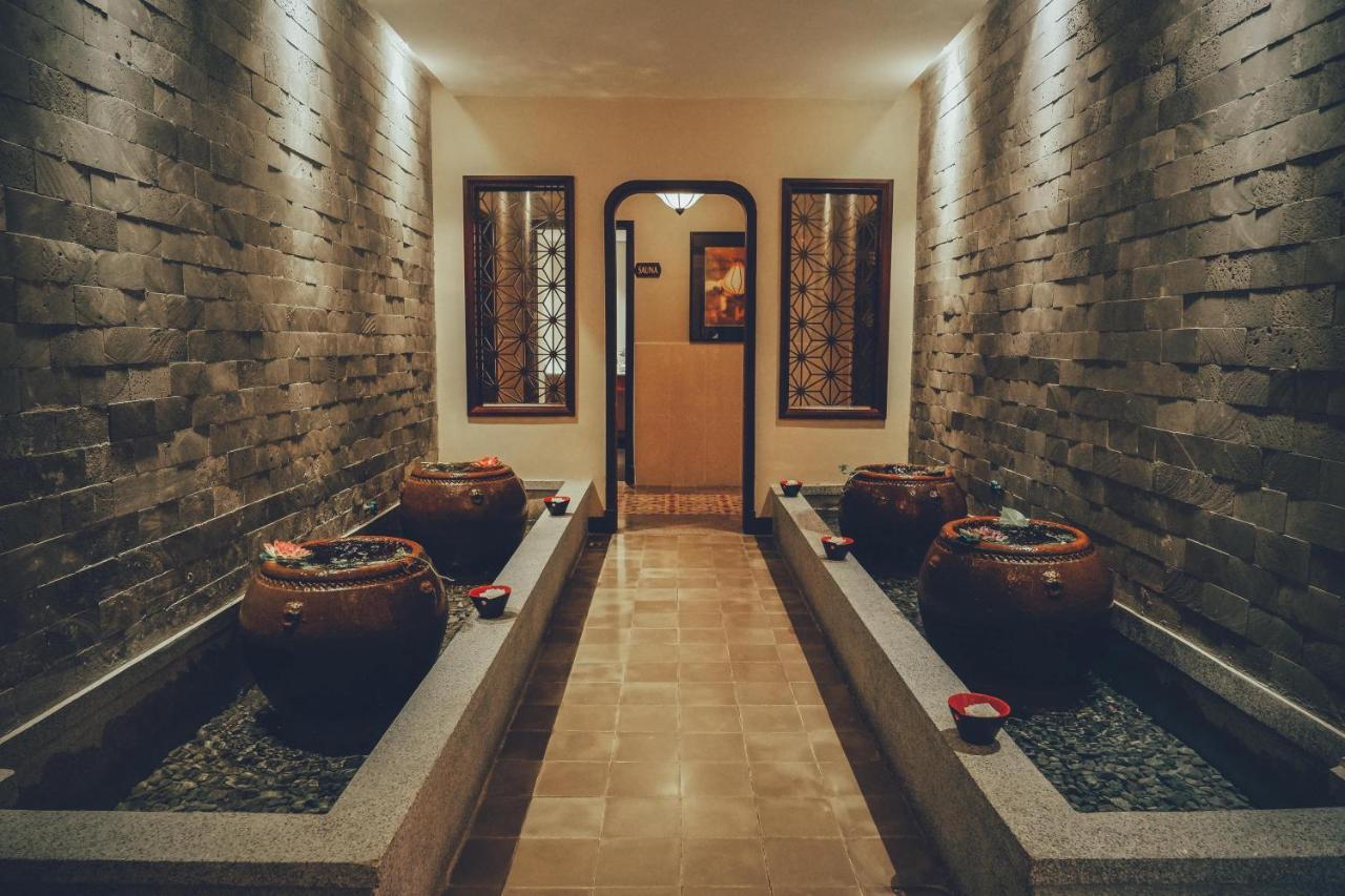 Allegro Hoi An . A Little Luxury Hotel & Spa Extérieur photo A foot bath at a spa